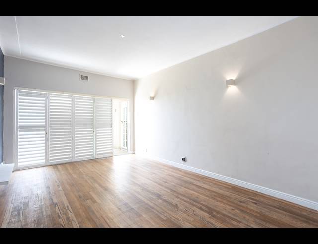 3 BEDROOM APARTMENT RENTED IN BANTRY BAY